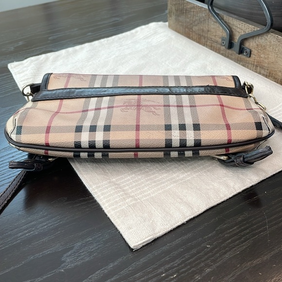 💯 authentic Burberry Haymarket crossbody - Picture 15 of 15
